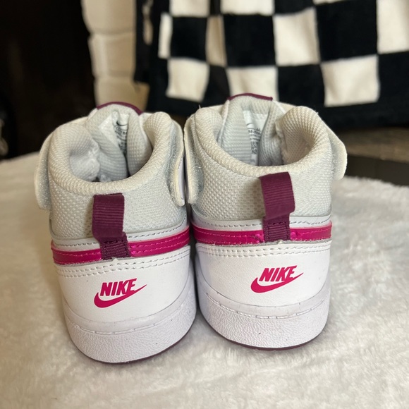 Girls size 9 Nike high top - Picture 2 of 6